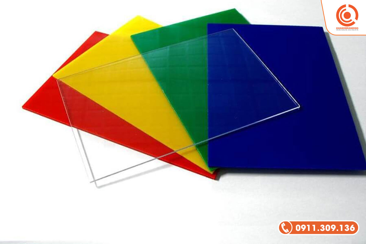 Plexiglass là gì?